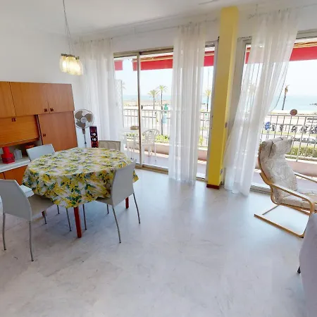 Renove Face Avec Terrasse A Menton, Proche Centre-ville Et Plages - Fr-1-196-301 *