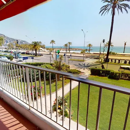 Apartment Renove Face Avec Terrasse A Menton, Proche Centre-ville Et Plages