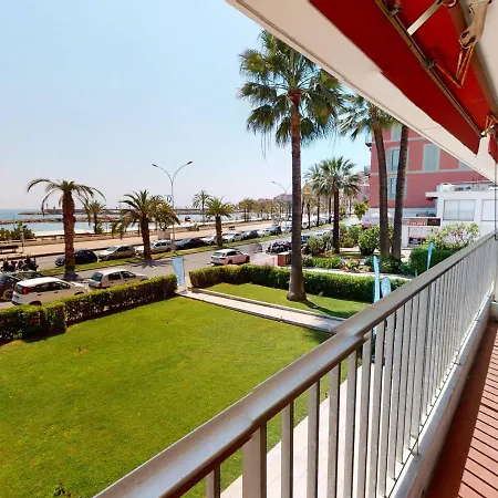 Renove Face Avec Terrasse A Menton, Proche Centre-ville Et Plages