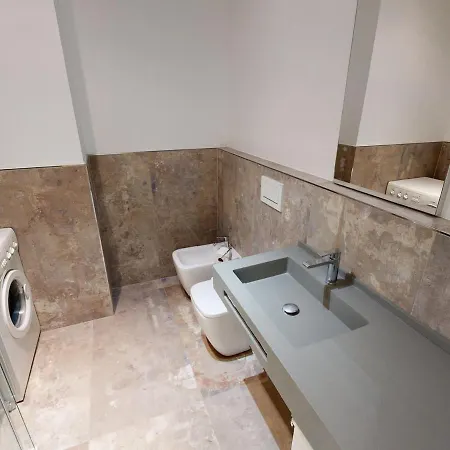 Apartamento Rénové Face Avec Terrasse à Menton, Proche Centre-ville Et Plages - Fr-1-196-301