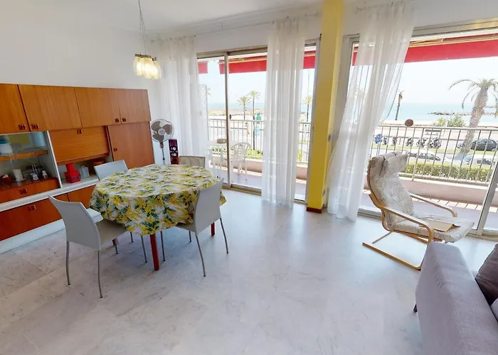 Renove Face Avec Terrasse A Menton, Proche Centre-ville Et Plages - Fr-1-196-301 *